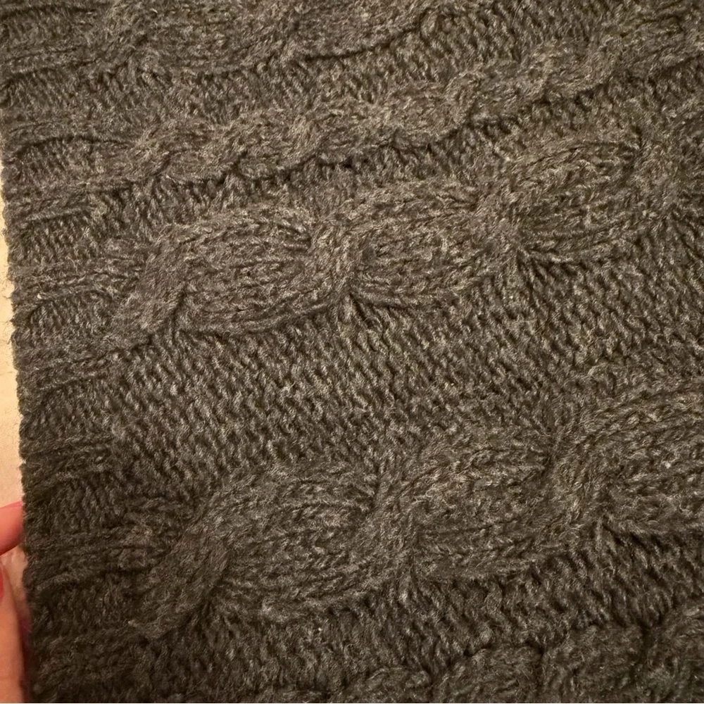 Lole Grey Knit Infinity Scarf - Picture 5 of 14